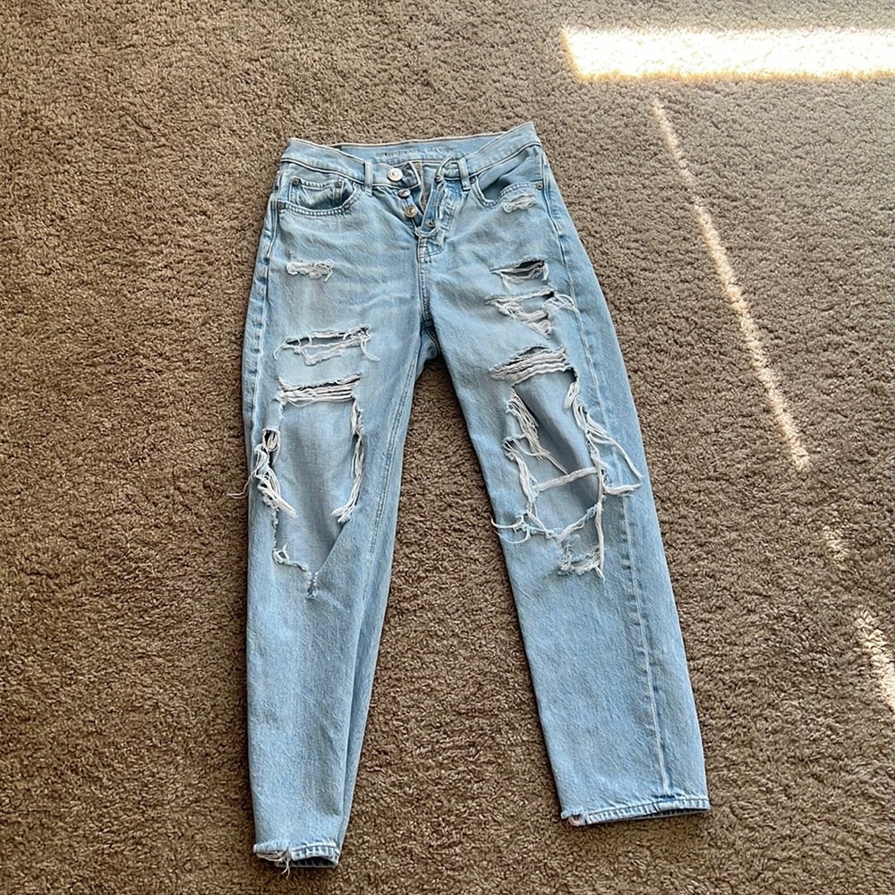 American Eagle Summer Ripped Jean